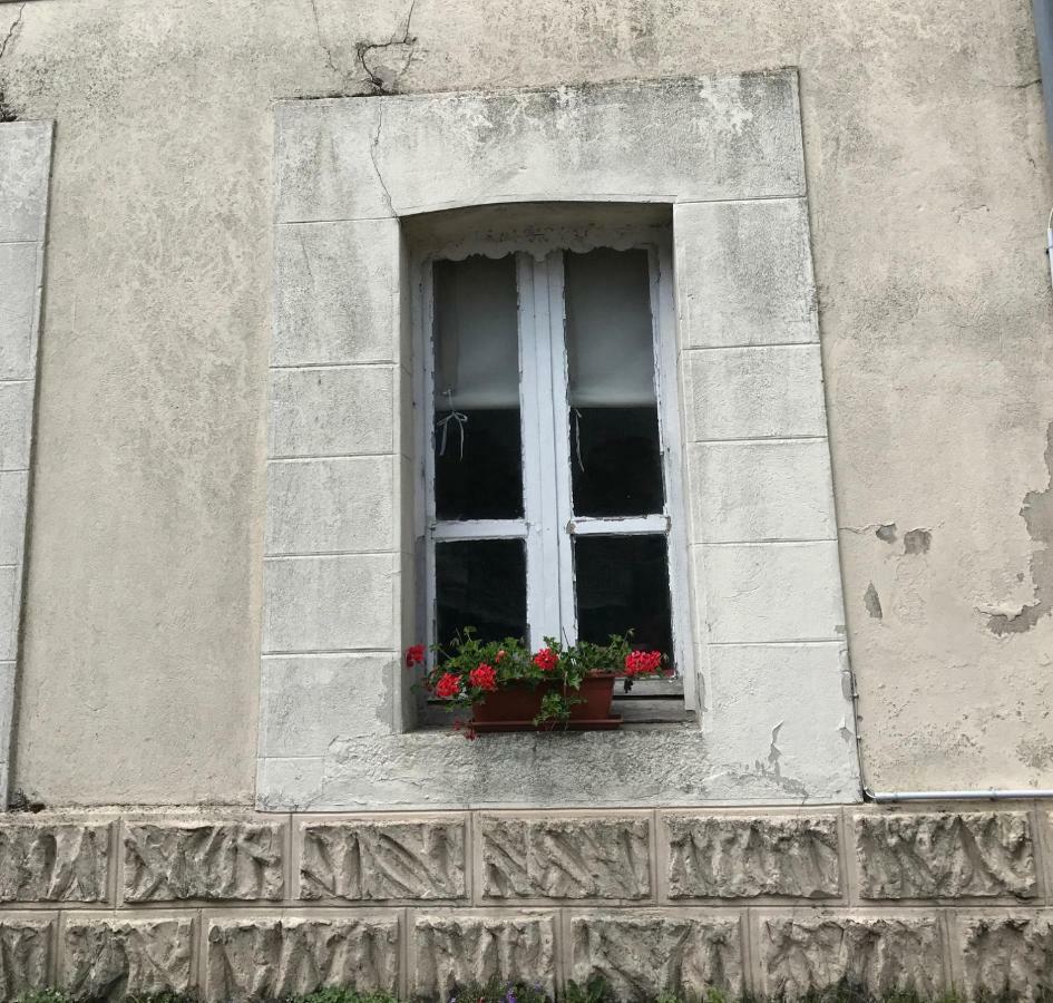 Le Petit Logement Appartamento Pre-en-Pail-Saint-Samson Esterno foto